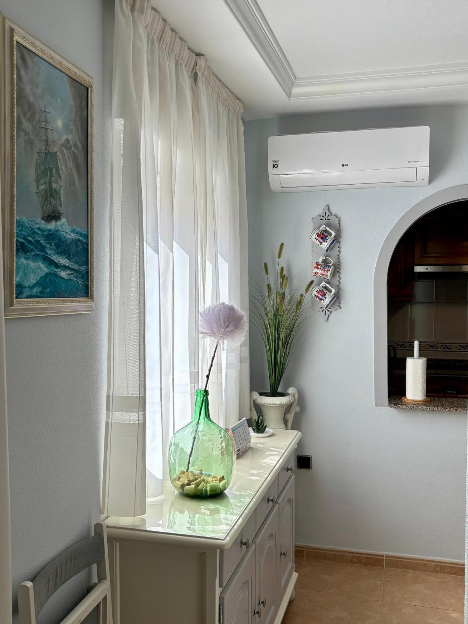 Vinas Apartment Торевиеха Екстериор снимка